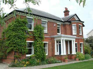 Victorian farmhouse bed and breakfast accommodation in Bourne End